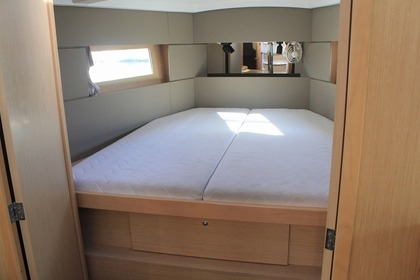 Oceanis 38.1 "TRICICLE"