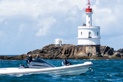Location Semi-rigide Lomac Nautica GT 10,5 La Trinité-sur-Mer