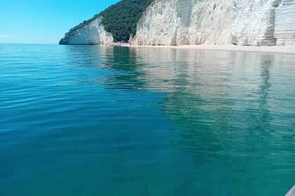 Tour Esclusivo in barca costa e grotte marine di Vieste