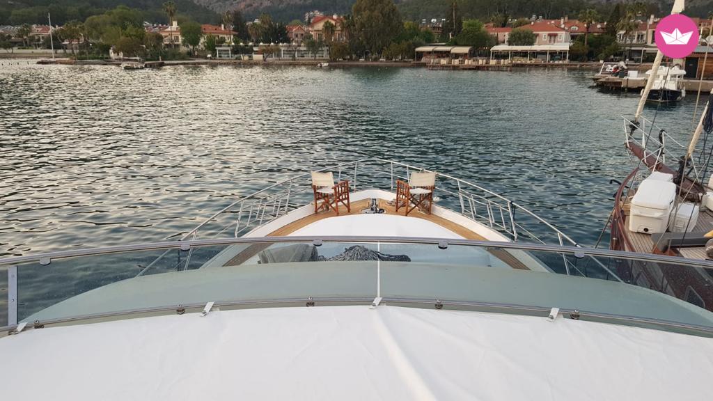 Bateau à moteur Galeon 640 2100cv 7