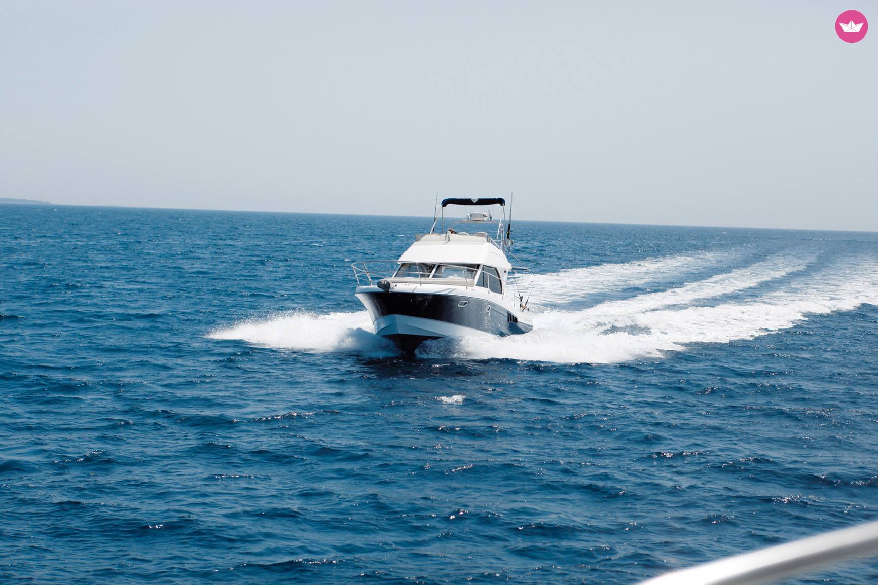 Bateau à moteur Beneteau Antares 980 450cv 7
