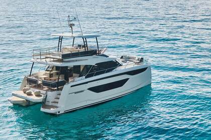 Location Bateau à moteur PRESTIGE Yachts M48 Sardaigne