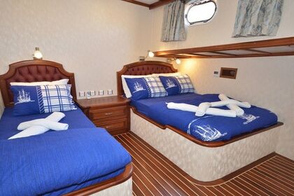 Luxury Gulet Charter in the Aegean – 16-Person Gulet
