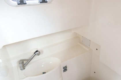 Delphia Nano - łódź motorowa w stylu houseboat