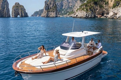 Miete Motorboot Cantieri Mimi Libeccio 9.5WA Positano