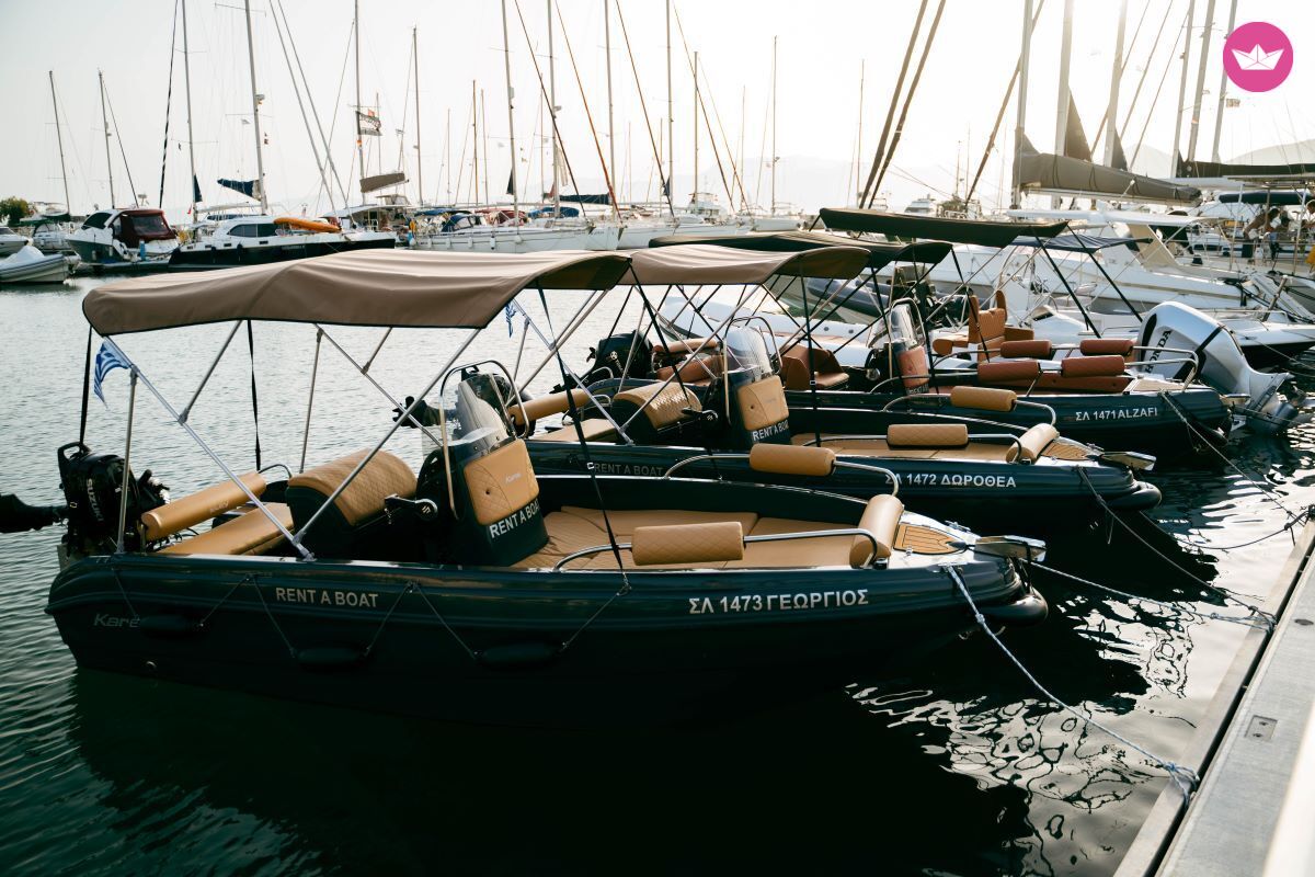 Bateau à moteur Karel 4.8 30cv 6