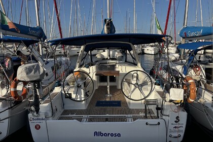 Rental Sailboat Bénéteau Oceanis 35.1 - 2 cab. Marina di Portorosa