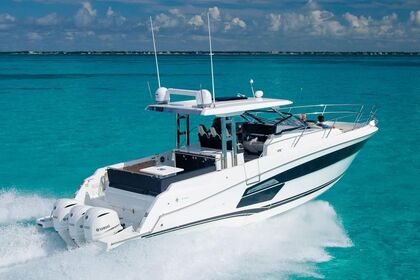 Location Bateau à moteur Jeanneau Cap Camarat 12.5 wa Cavalaire-sur-Mer