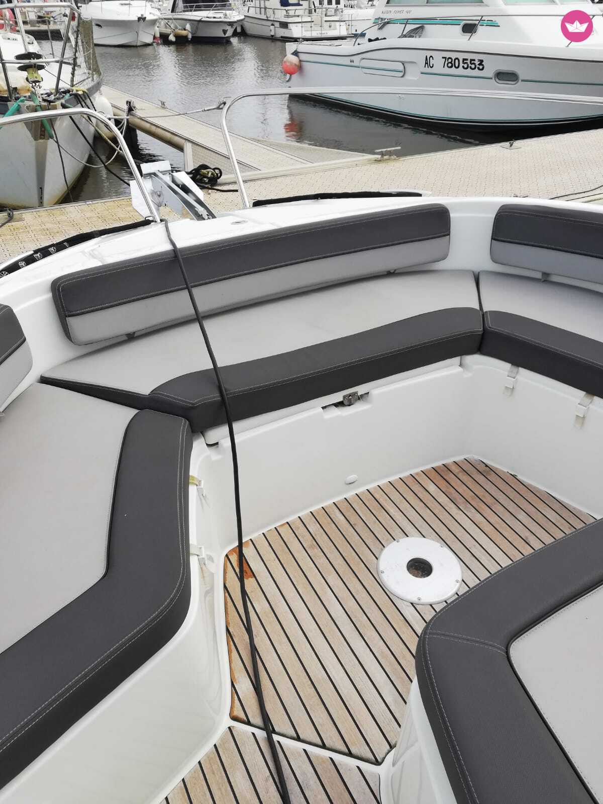 Rent Jeanneau 9Cc Motorboat (2020) in Capbreton - Click&Boat