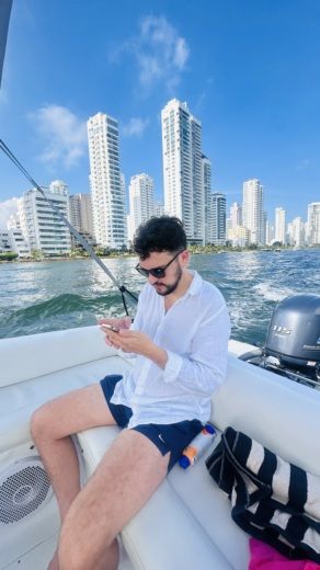 Καρταχένα Motorboat Intrepid 2012 alt tag text