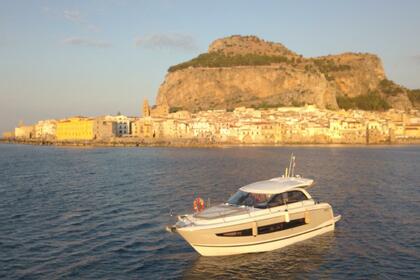 Charter Motorboat Jeanneau Leader 40 Cefalù