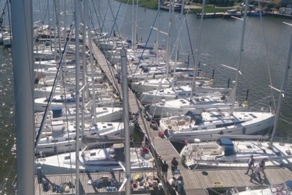 Descubra Rúgia e sua costa em um veleiro Bavaria