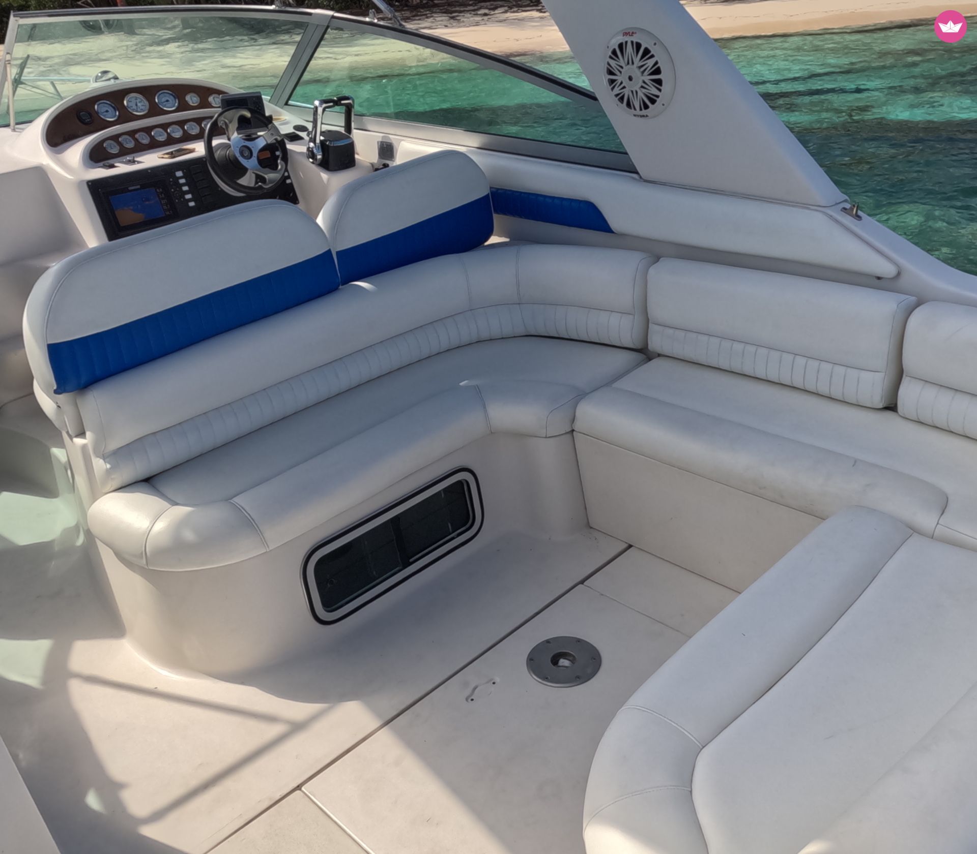 Bateau à moteur Monterey cruiser 322 700cv 3
