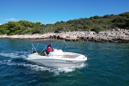 Charter Motorboat France Jeanneau Cap Camarat 6.5 Cc Hvar Port