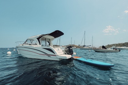 Beneteau Antares 8 in Cadaqués, Port Lligat