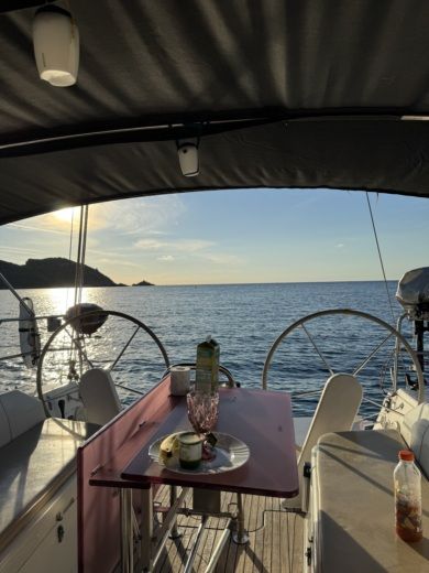 Сен-Мандрье-Сюр-Мер Sailboat Hanse Hanse 400 alt tag text