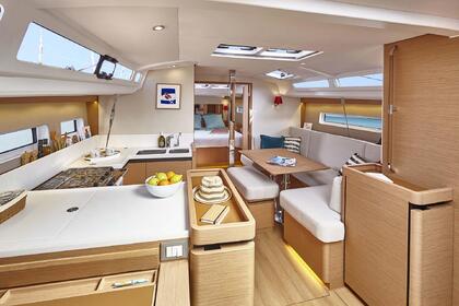 Charter Sailboat Jeanneau Sun Odyssey 440 Tortola