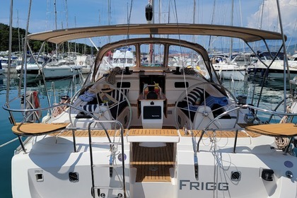 Customized Sailing Tour Up to 8 People