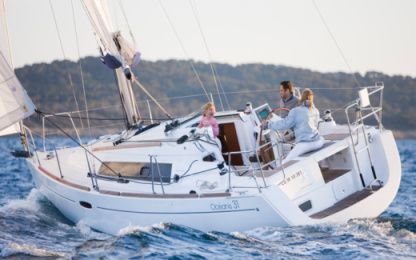 Charter Sailboat Beneteau Oceanis 31 "tempus" Barcelona