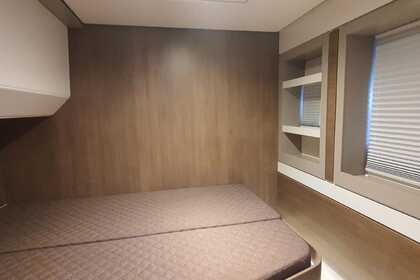 Explora Ibiza a Bordo del Exclusivo Bali 5.4 Only One Life