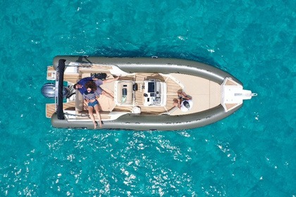 Charter Motorboat CAPELLI TEMPEST 775 Grimaud
