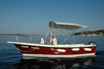 Charter Motorboat Yugoplastika Pasara Nautica 500 Hvar