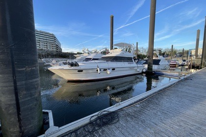Hire Motorboat Princess 45 fly Porto
