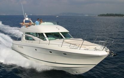 Charter Motorboat Jeanneau Prestige 46 Fly Cannigione