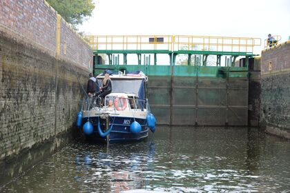 Vistula Cruiser 30 - idealna barka na rejs po Kanale Elbląskim