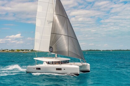 Verhuur Catamaran Lagoon-Bénéteau Lagoon 42 - 4 + 2 cab. Zaton