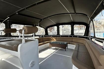 Private Luxury Motoryacht in Istanbul