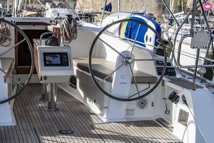 Hire Sailboat Bavaria 41 Cruiser Grand Harbour