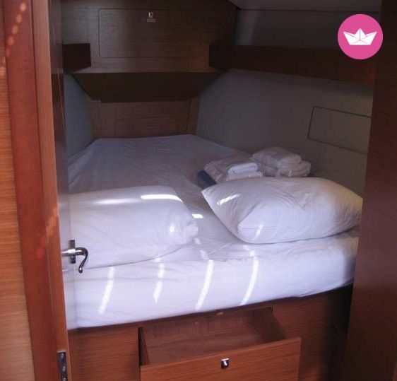 Dufour Grand Large 382 in Athen  