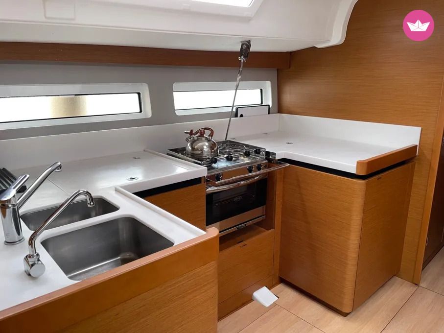 Voilier Jeanneau Sun Odyssey 440 13.4m 8
