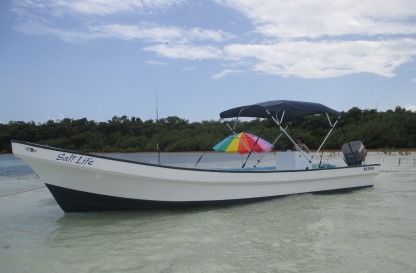 Charter Motorboat Imemsa W-25 Belize
