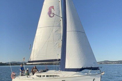 Charter Sailboat Jeanneau Sun Odyssey 32 Vilanova de Arousa