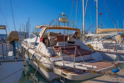 Location Bateau à moteur Yachting France I Mandelieu-la-Napoule