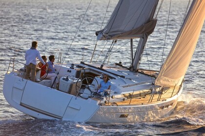 Charter Sailboat JEANNEAU SUN ODYSSEY 519 Ajaccio