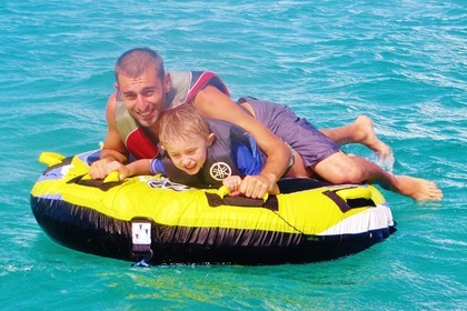 barca per visitare le isole e mangrovie