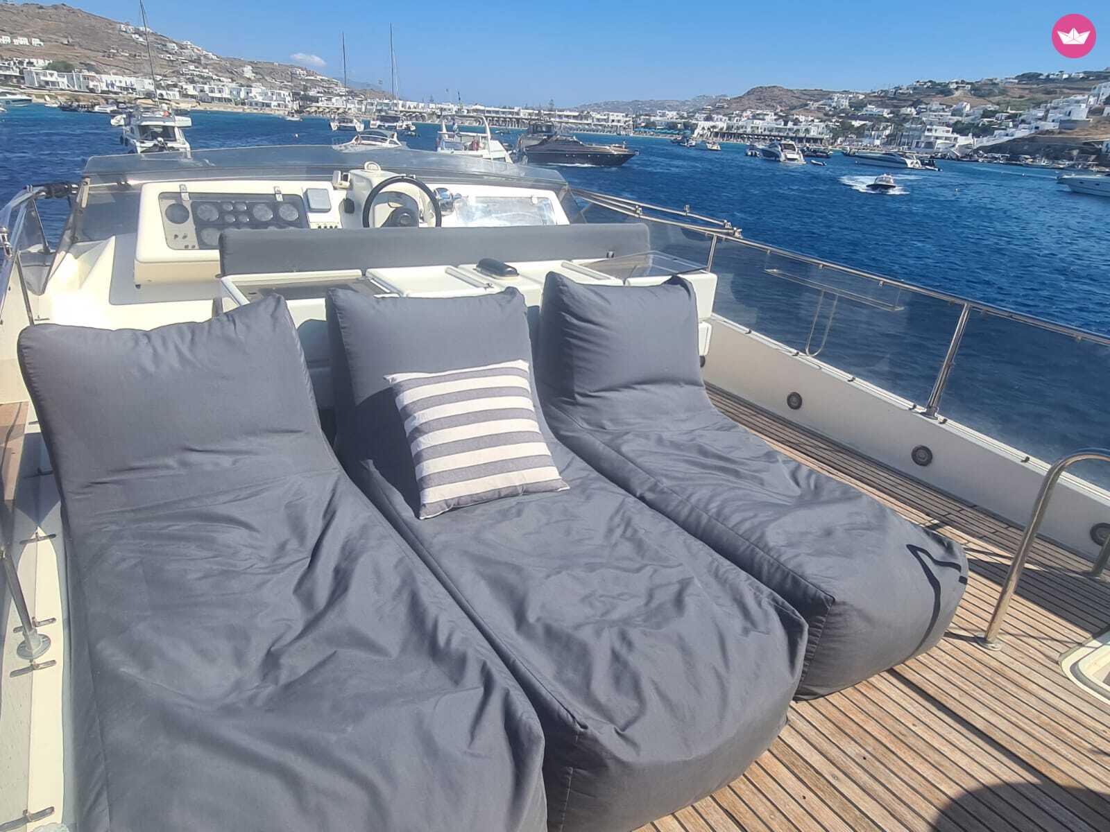 Bateau à moteur Posillipo Technema 64 fly 1700cv 4