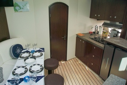 Cruiser Yachts 430cc Themis iv