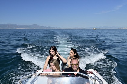 Charter RIB Joker Boat clubman26 Cagliari