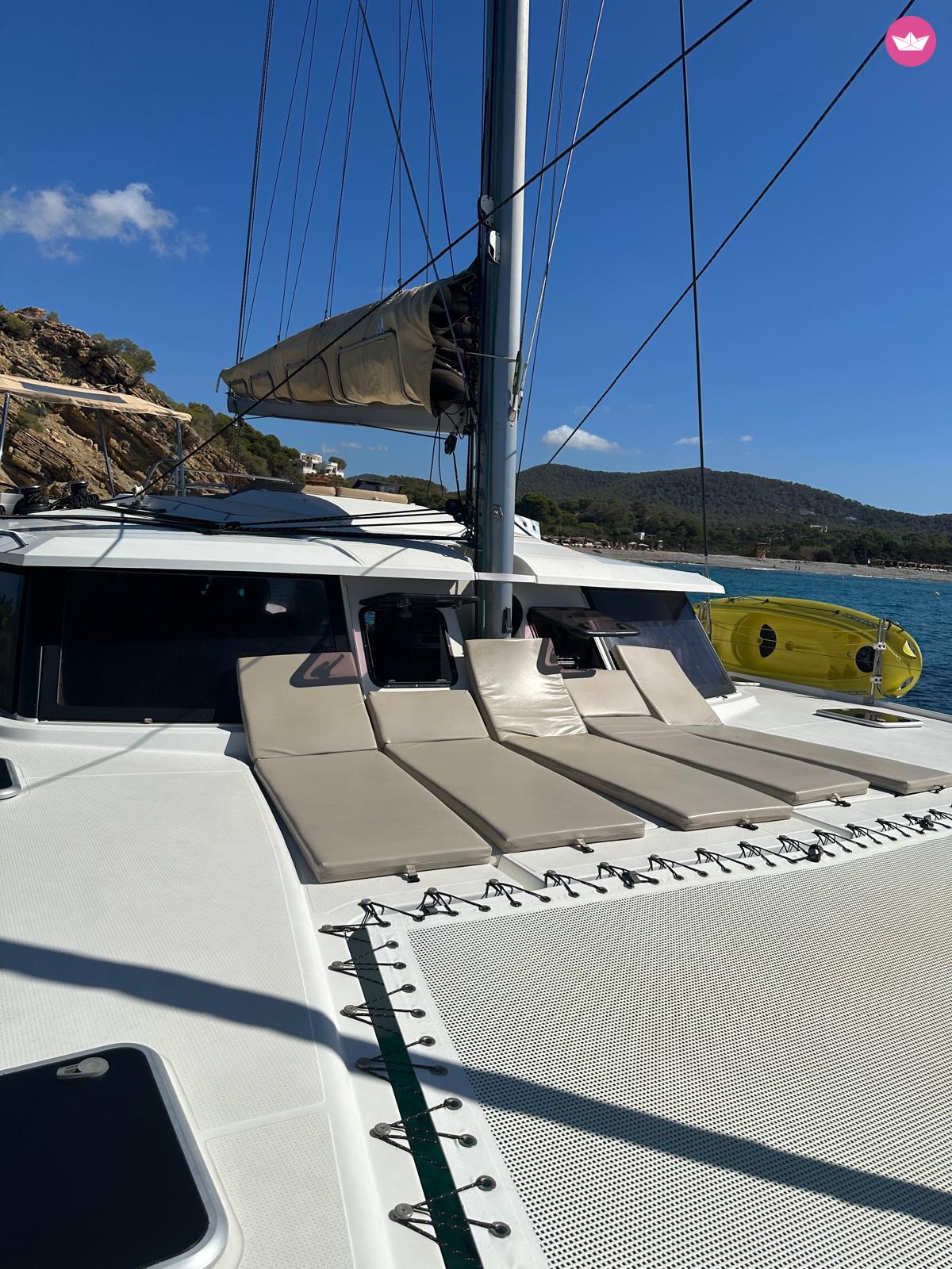 Catamaran Fountaine Pajot Helia 44 13.5m 5