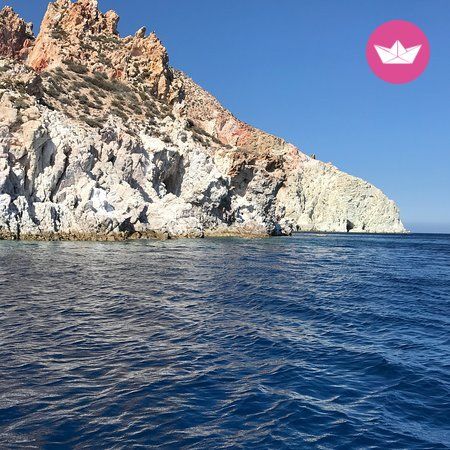Charter motorboat in Milos  