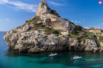 "Noleggio Gommone a Cagliari (Senza patente): Esplora Baie Nascoste e Vivi Emozioni Uniche!"