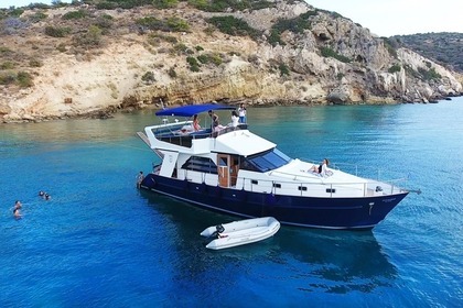 Charter Motorboat WAVE RUNNER 50 Athens