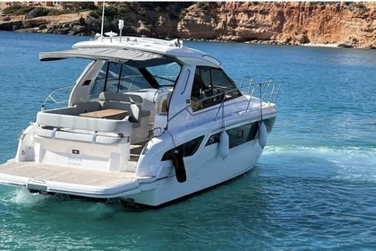 GRACE BAY LUXURY  YACHT BAVARIA 33’