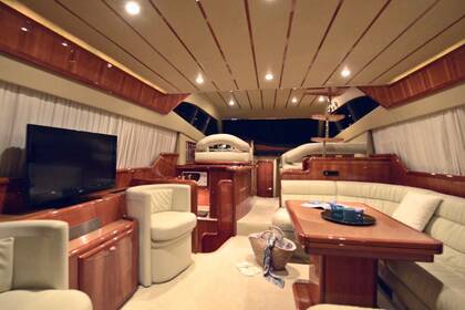 Ferretti 53 flybridge