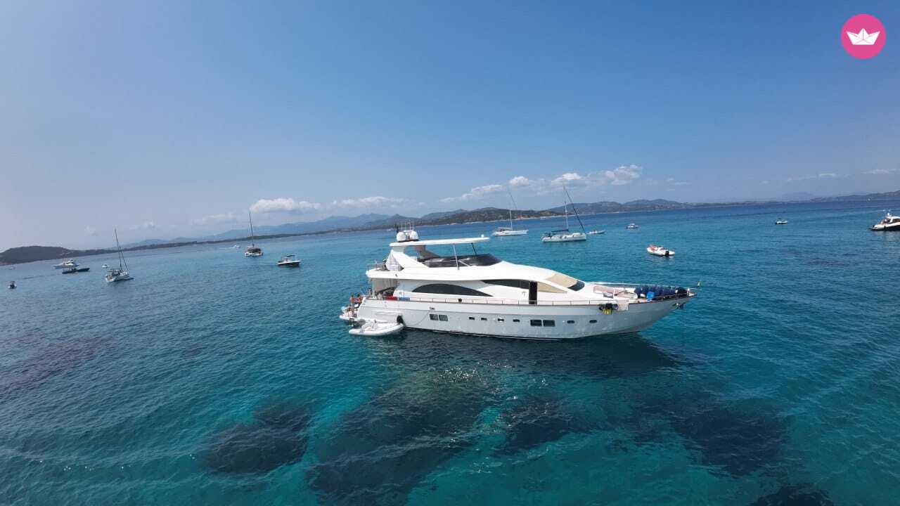 Bateau à moteur Amer 86 1100cv