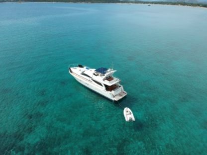 Charter Motorboat Couach 1900 Yacht Sint Maarten